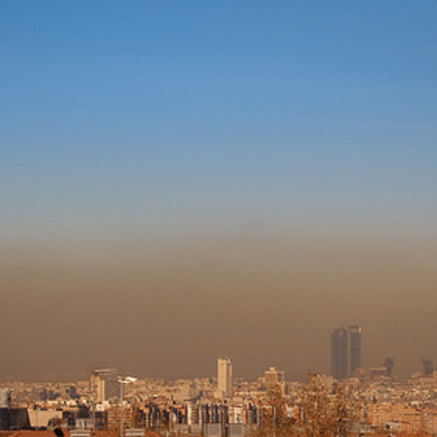 Un punto azul pálido