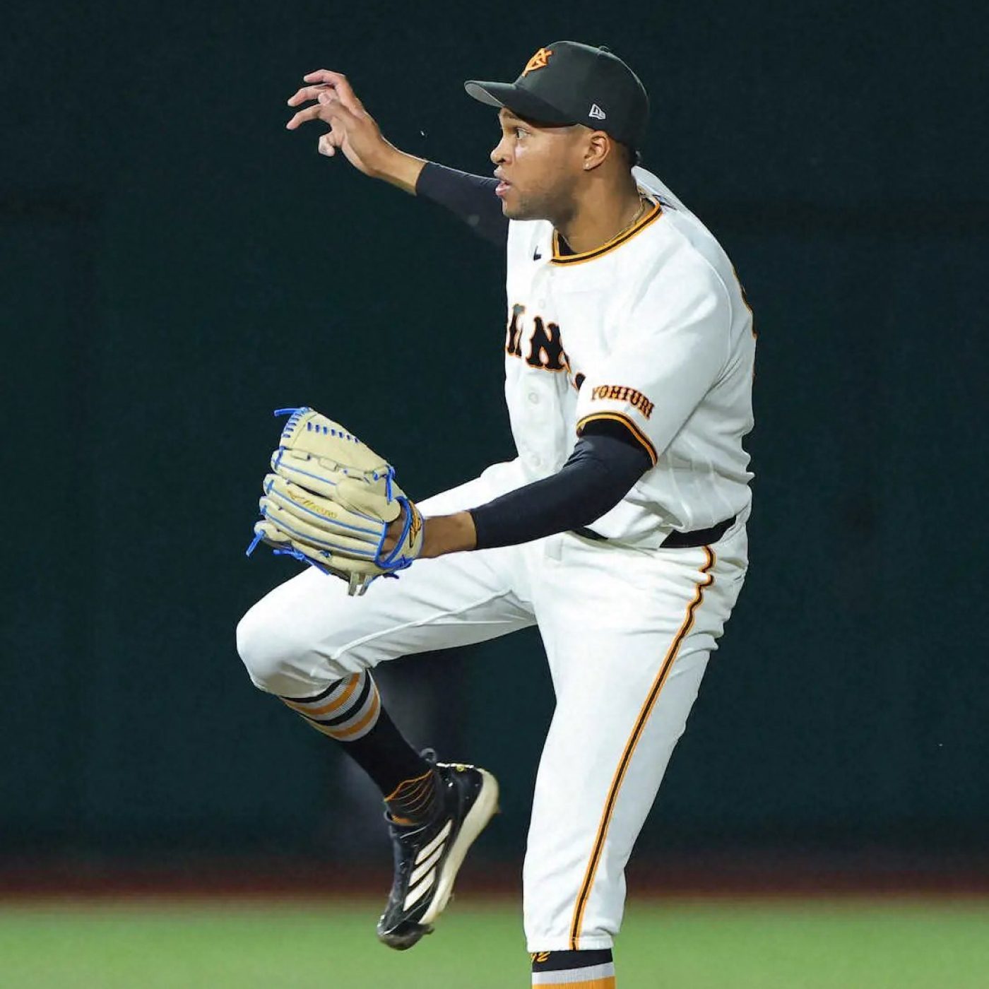 Raidel Martínez rompe récord histórico en Japón