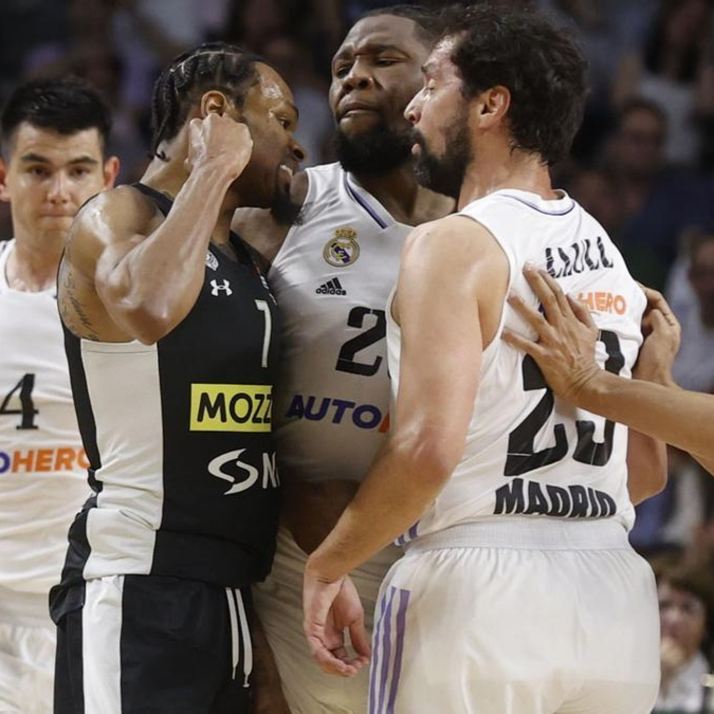 Basket Entrecomillas