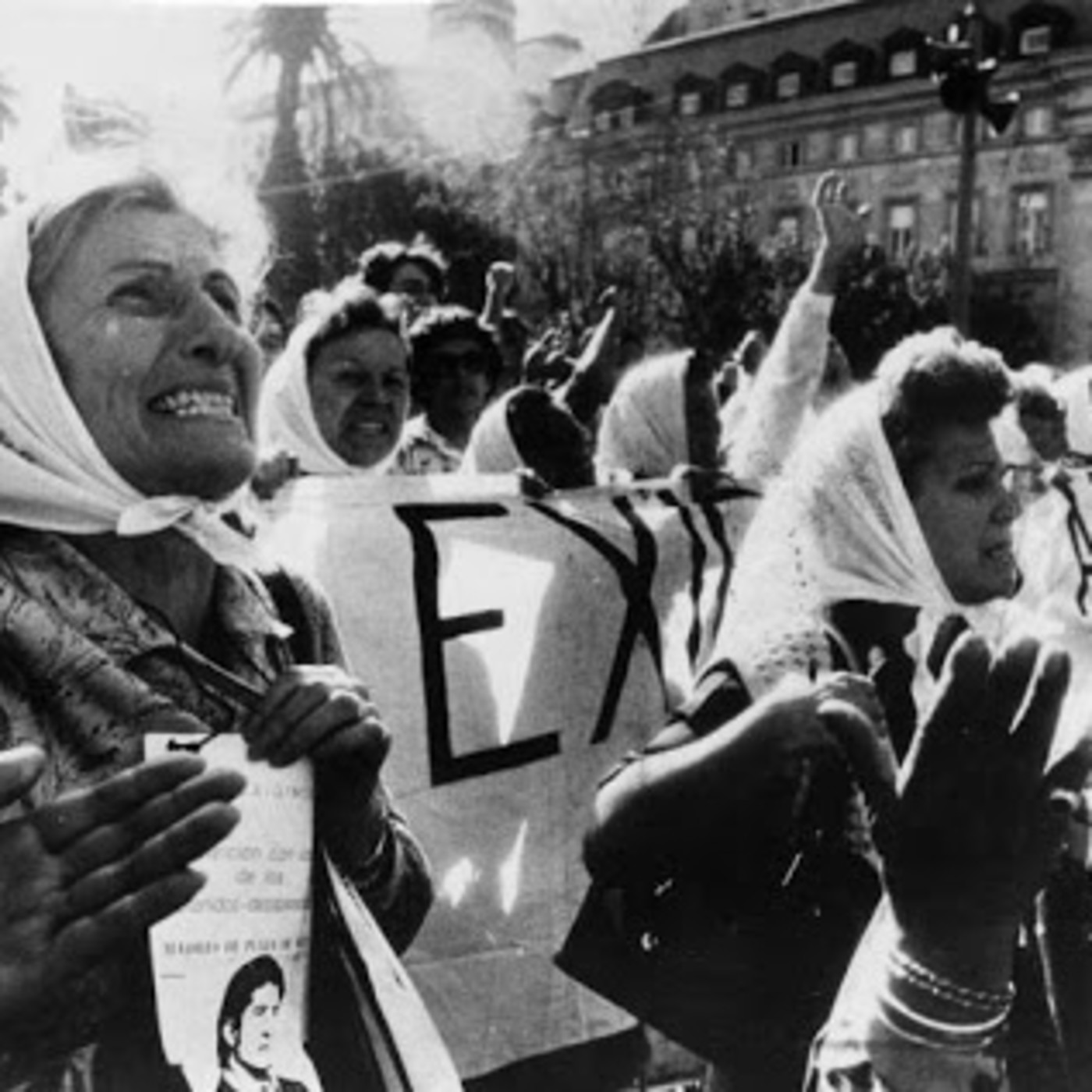 Homenaje a 43 años de las Madres de Plaza de Mayo