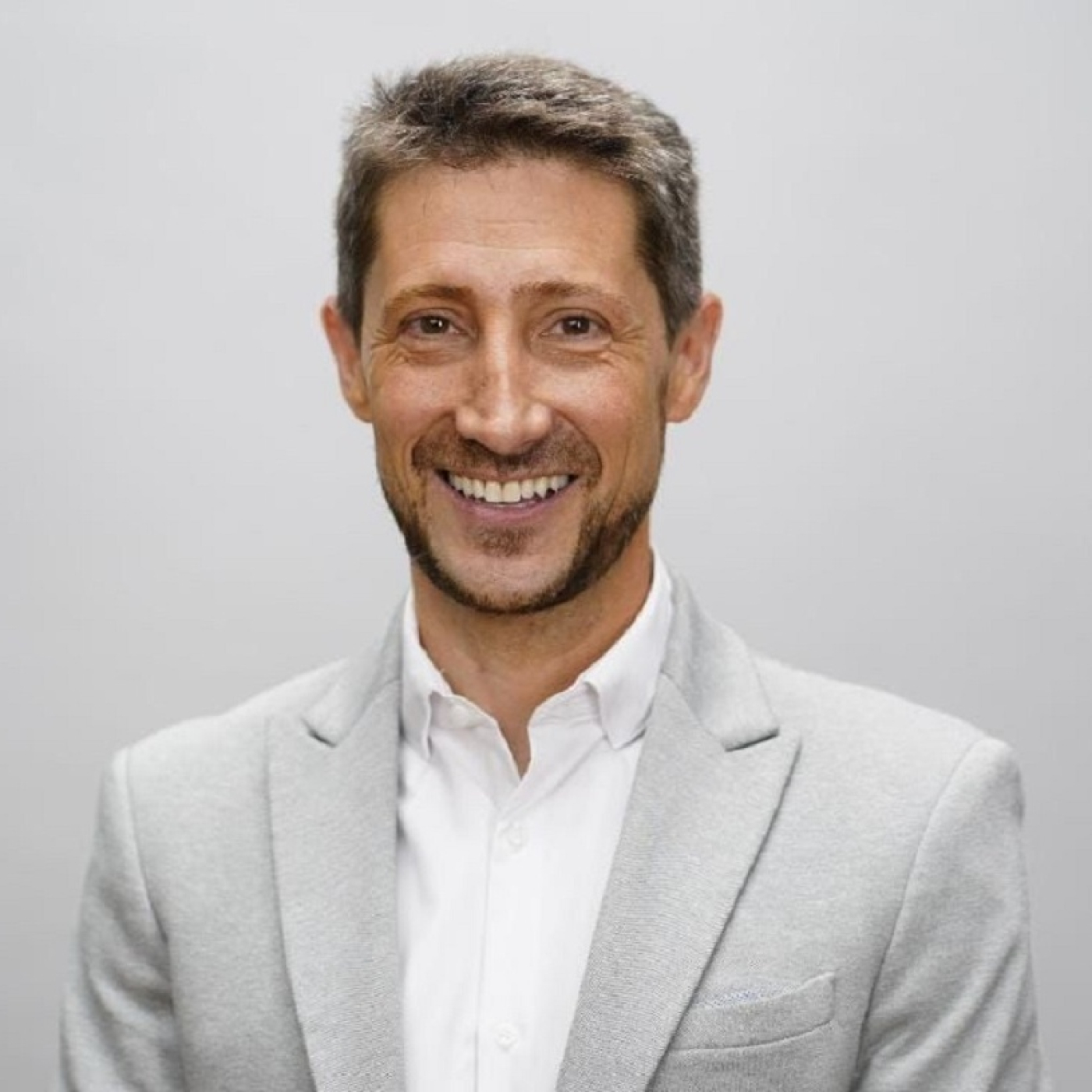 Hernán Letcher @hernanletcher (Economista, Director Centro de Economía Política Argentina) Unas Cuantas Verdades