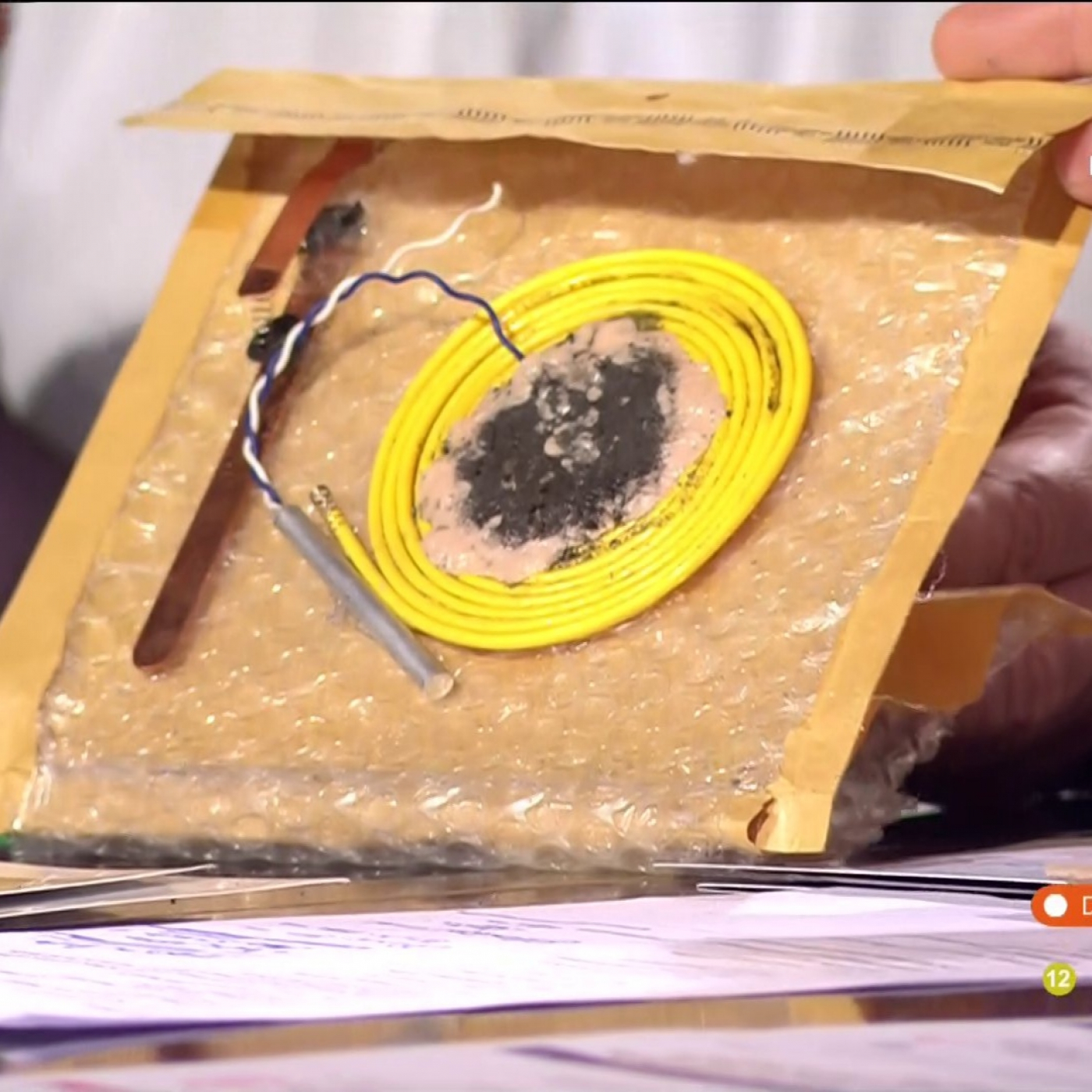 Horizonte T3x13: Última hora: envío de cartas bomba