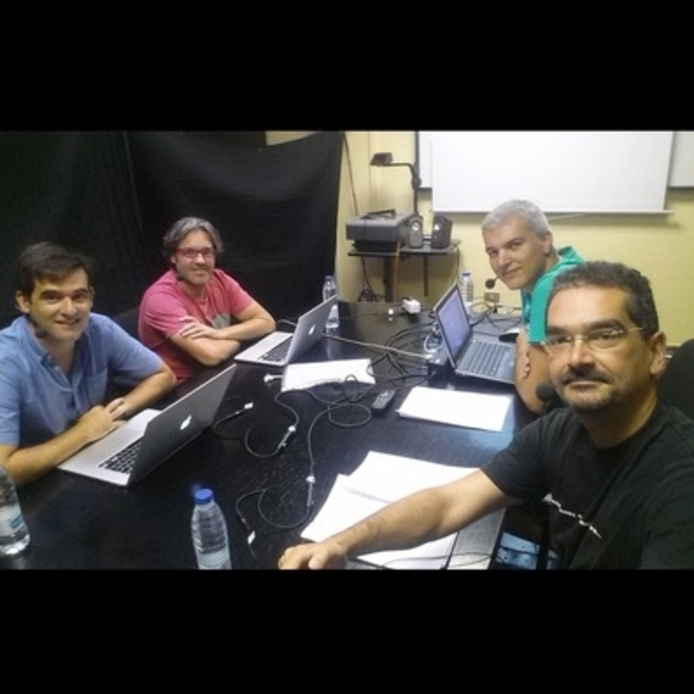 Ep74: ¿Señal de Radio Extraterrestre?; El Tiempo; ¿Quinta Fuerza de la Naturaleza?; Agujeros Negros de Laboratorio