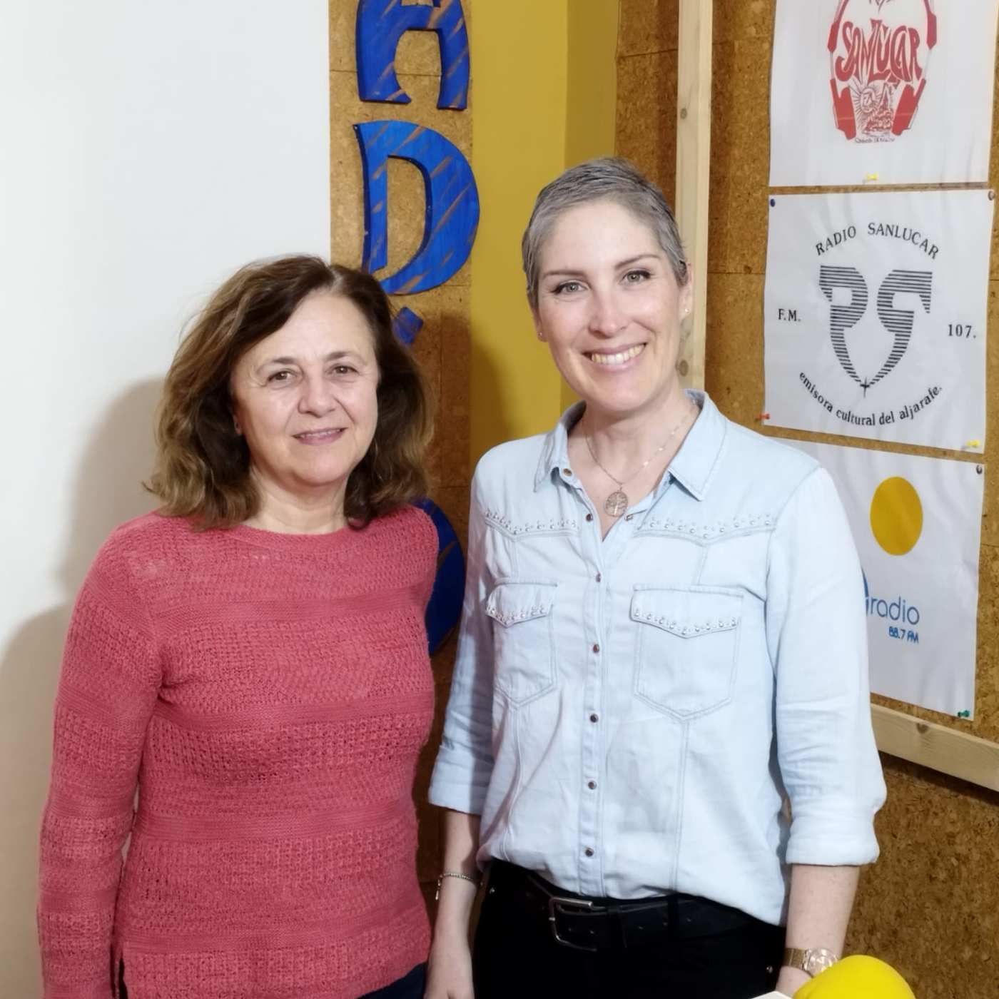 BIBLIOTECA -A RAS DEL SUELO-, Chari Arboli y Bruna de Castro episode artwork
