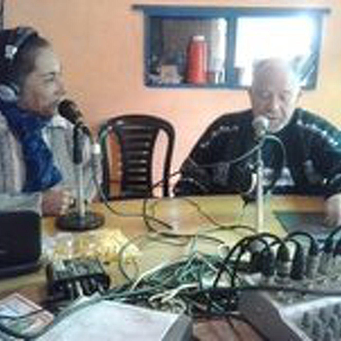 Medio Lleno-Matutino de Radio Garabato SMS