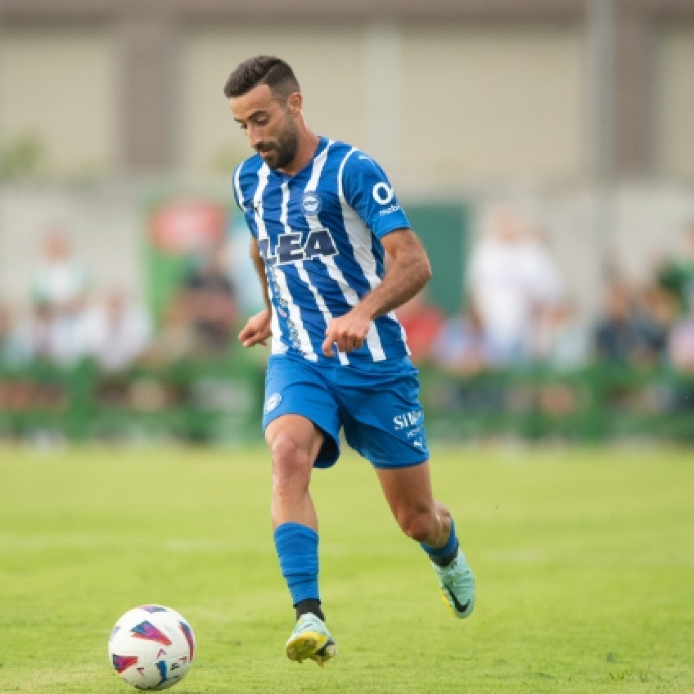 En Corto y al pie. Tu podcast sobre el Alaves