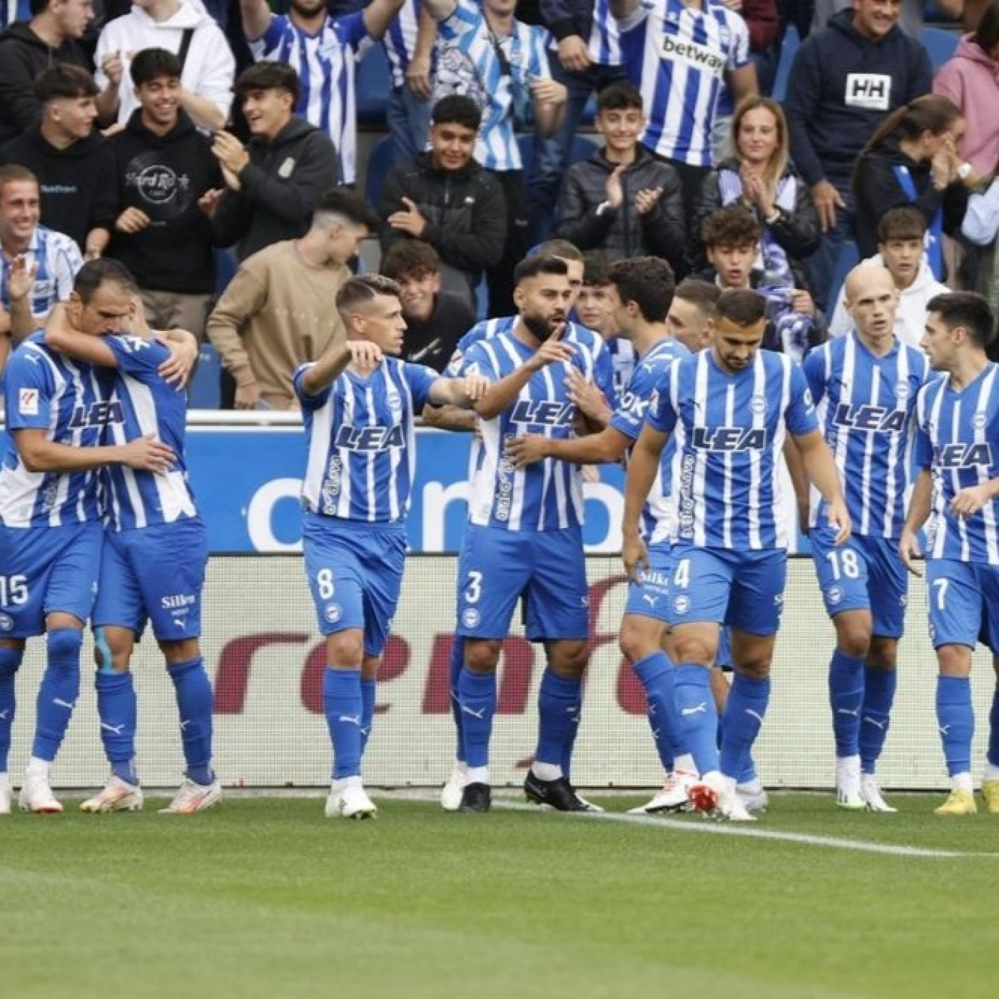 En Corto y al pie. Tu podcast sobre el Alaves