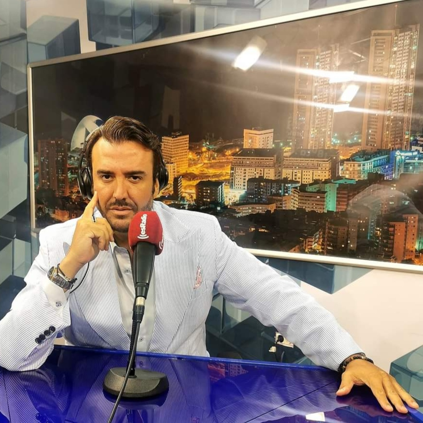 10.04.23 La Mañana de Castañeda episode artwork