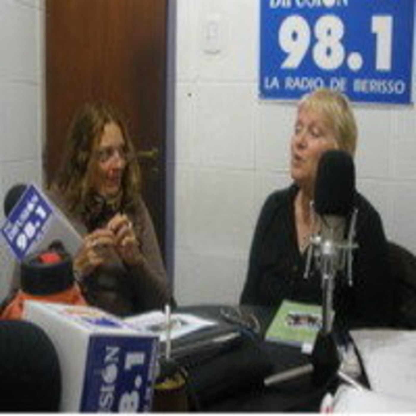 Montevideo y 11-Nº 315-Bloque 2-El programa de radio de la Escuela de Arte de Berisso episode artwork
