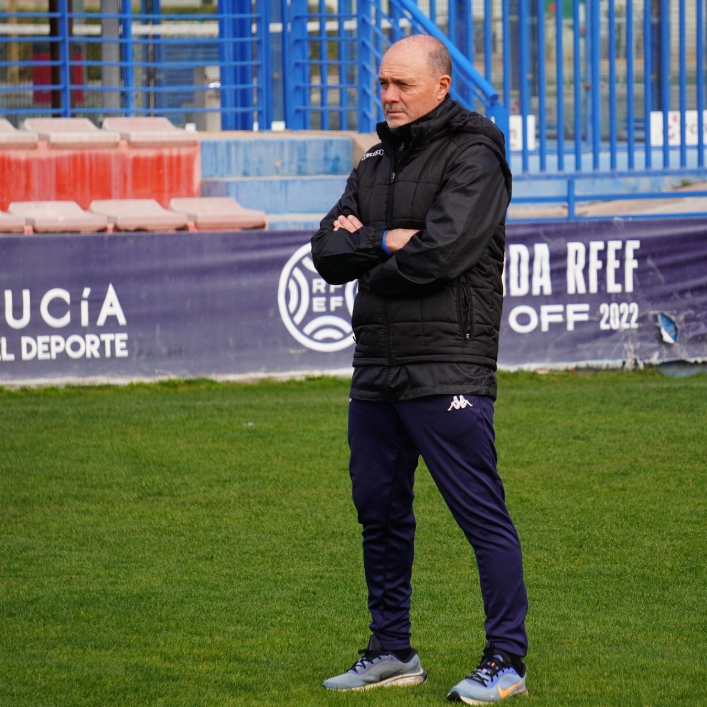 POR LA ESCUADRA Protagonistas