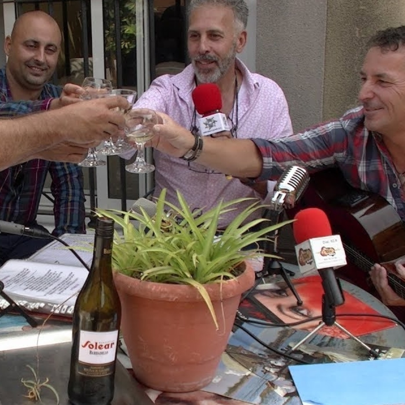 CANTANTES ENTREVISTAS