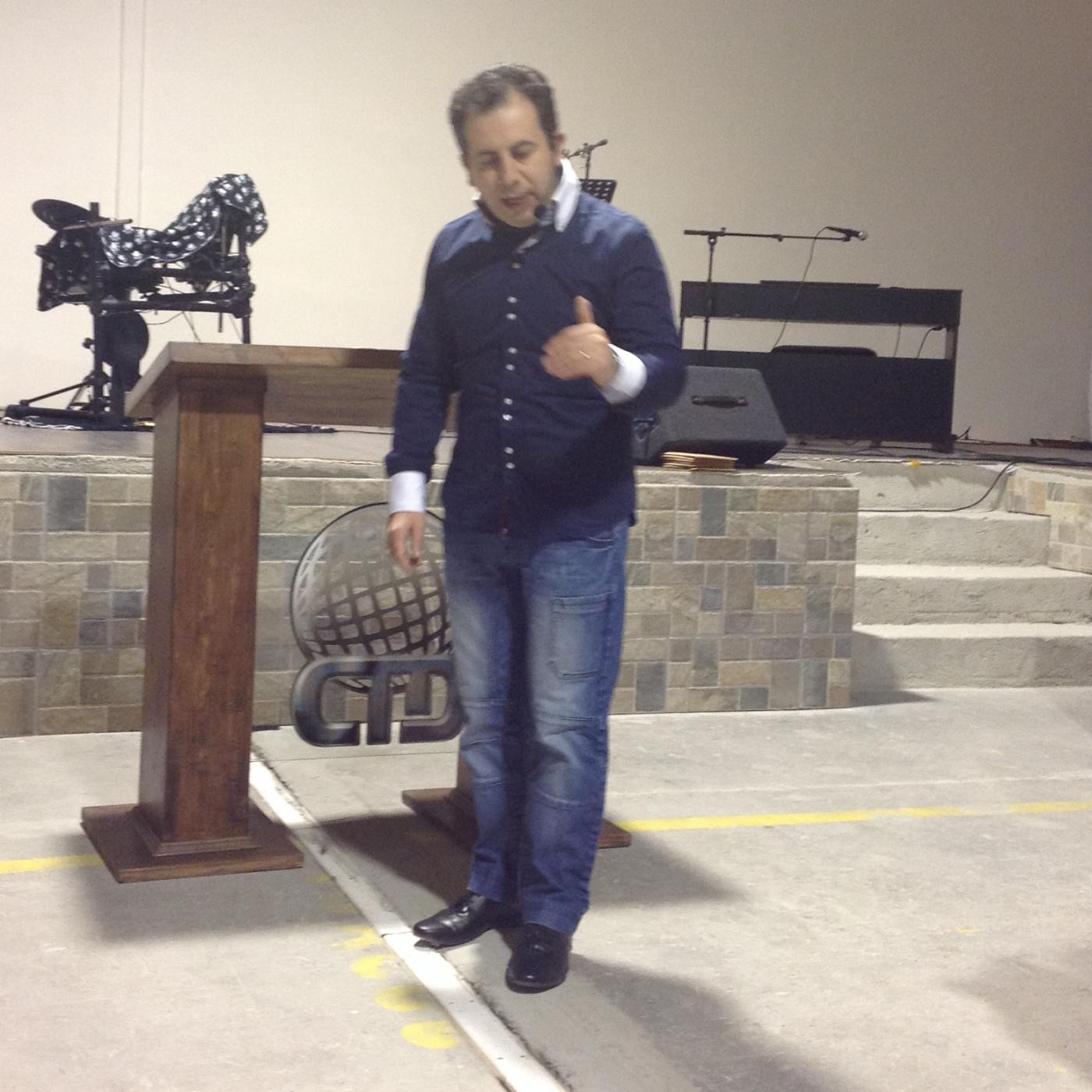 Antes y Después 8 ¿De qué habla? - Pastor Kenneth Miércoles 28-10-15 episode artwork