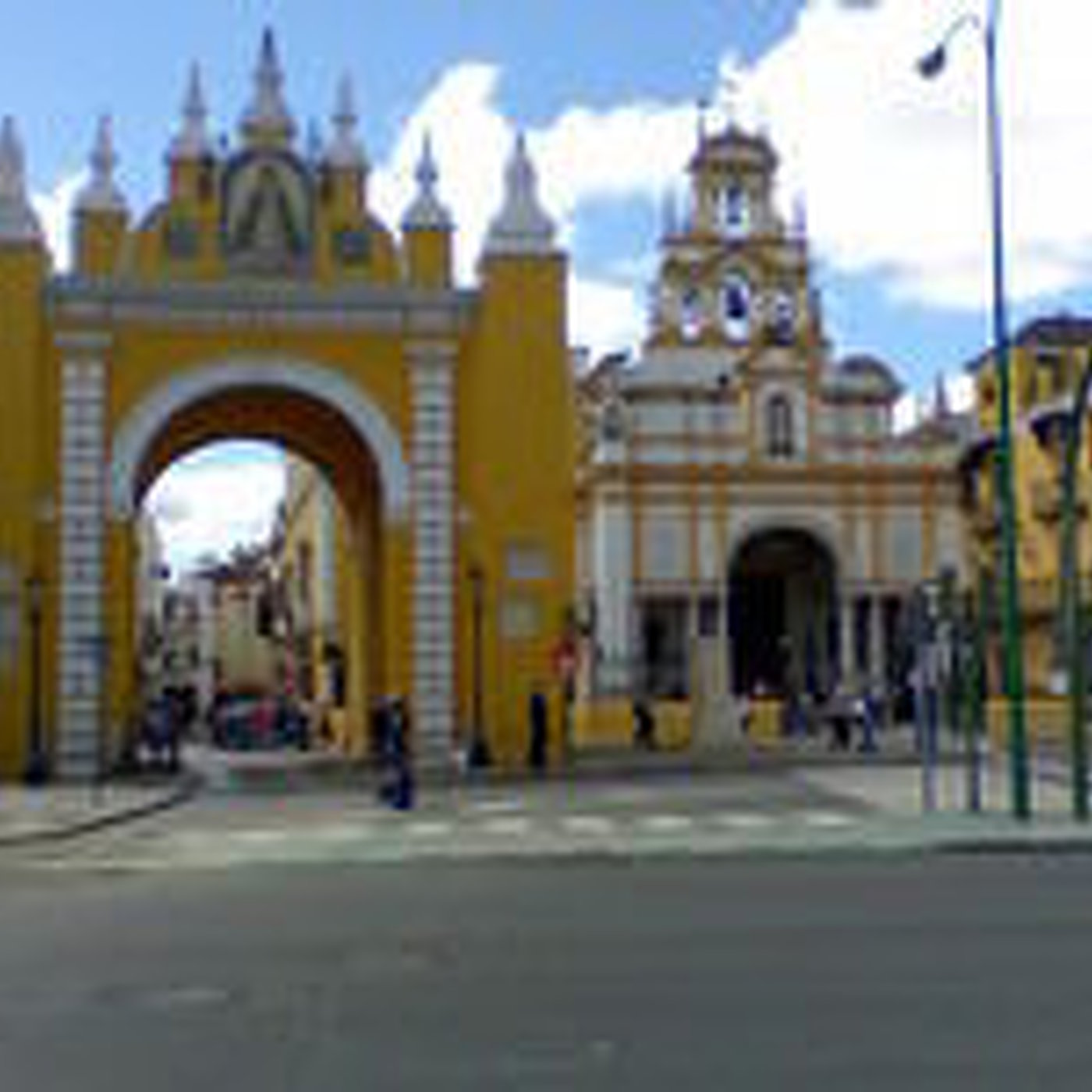 Quejas por los ruidos de las campanas de la Macarena episode artwork