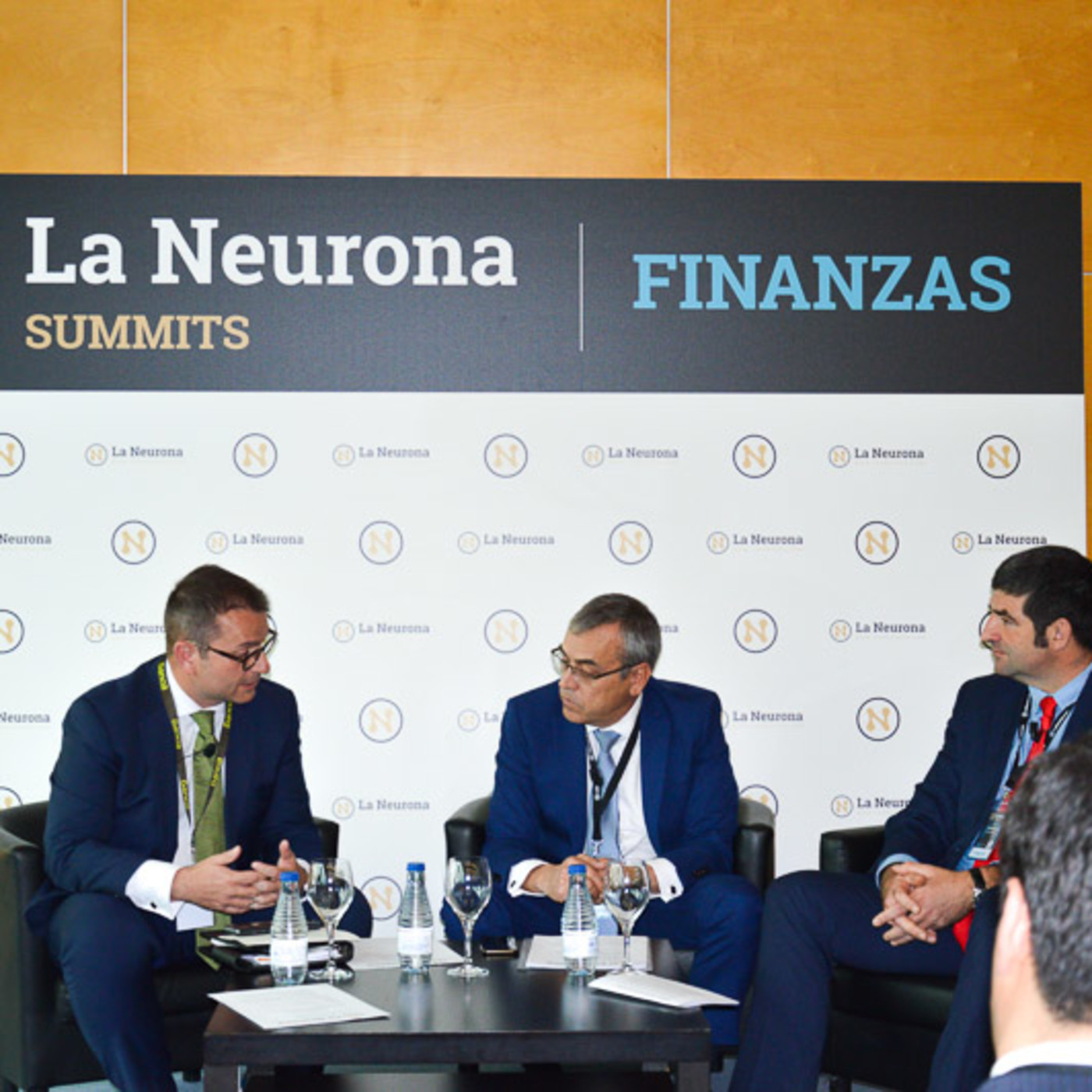 LA NEURONA SUMMITS