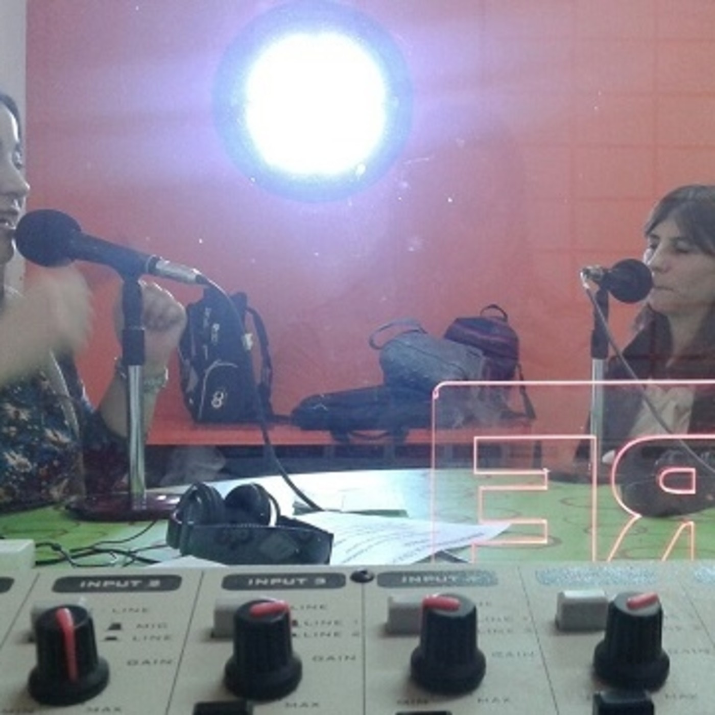 Julia Gomila - Prof. y traductora de Inglés episode artwork