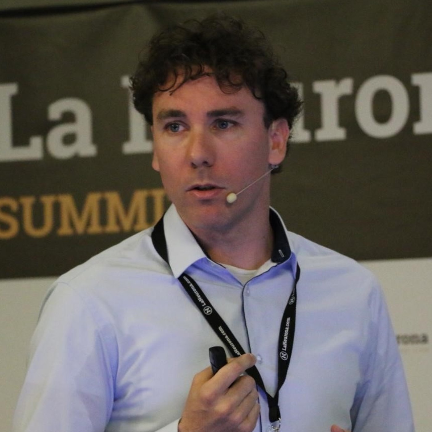 LA NEURONA SUMMITS