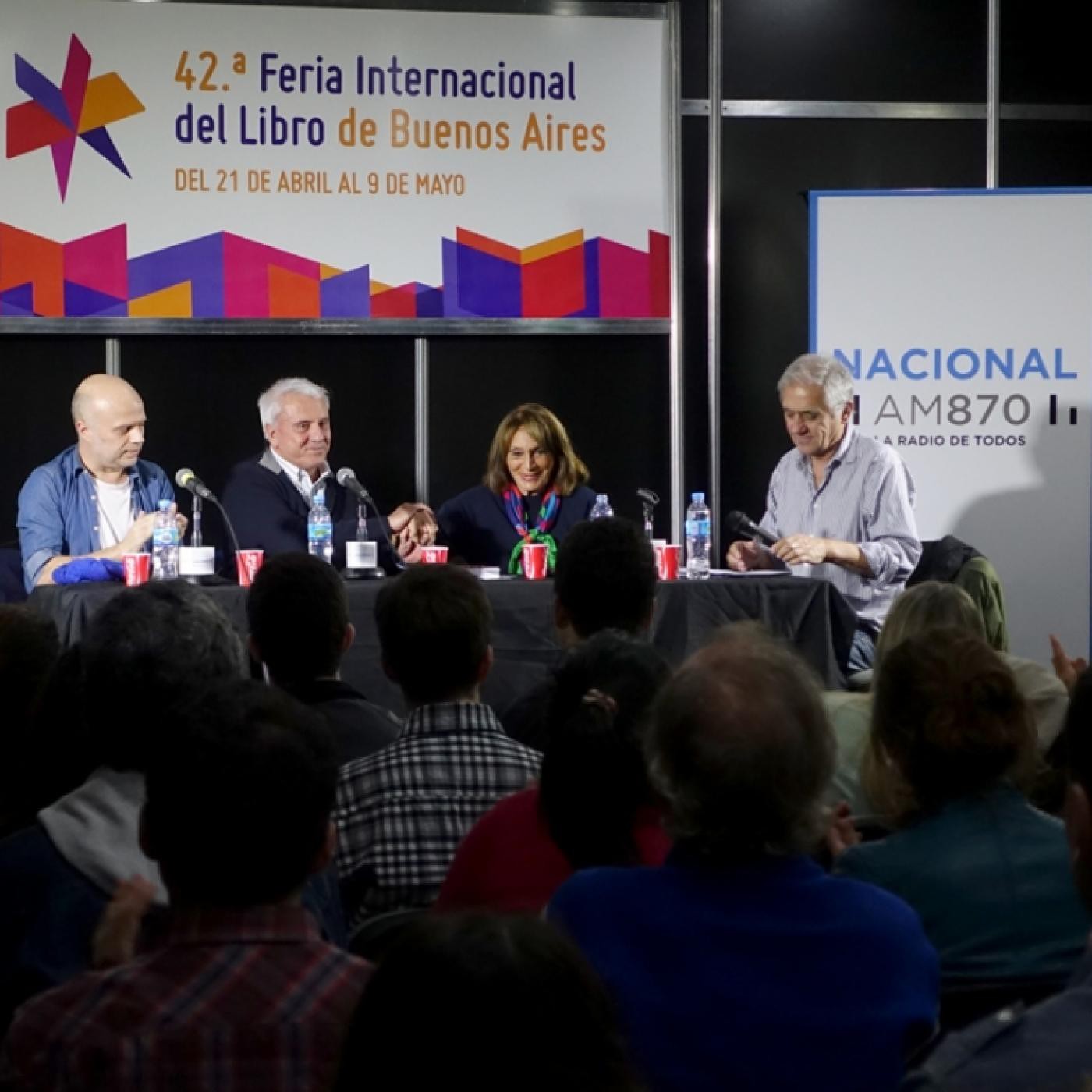 Radio Nacional AM 870 - Feria del Libro 2016 - "Mesa de maestros de radio".