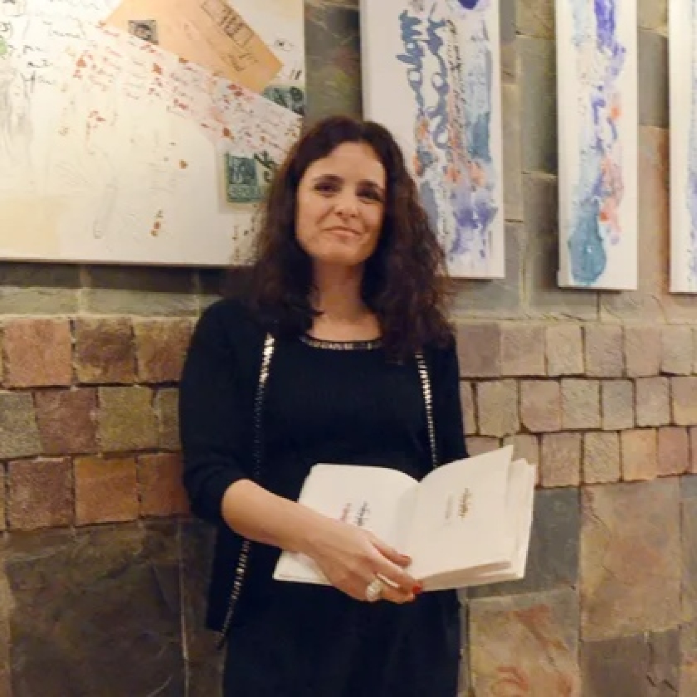 Alelí Gotlip (Artista, Poeta, Escritora. Profesora Magíster en Sociología de la Cultura. Autora del libro "El Paciente")