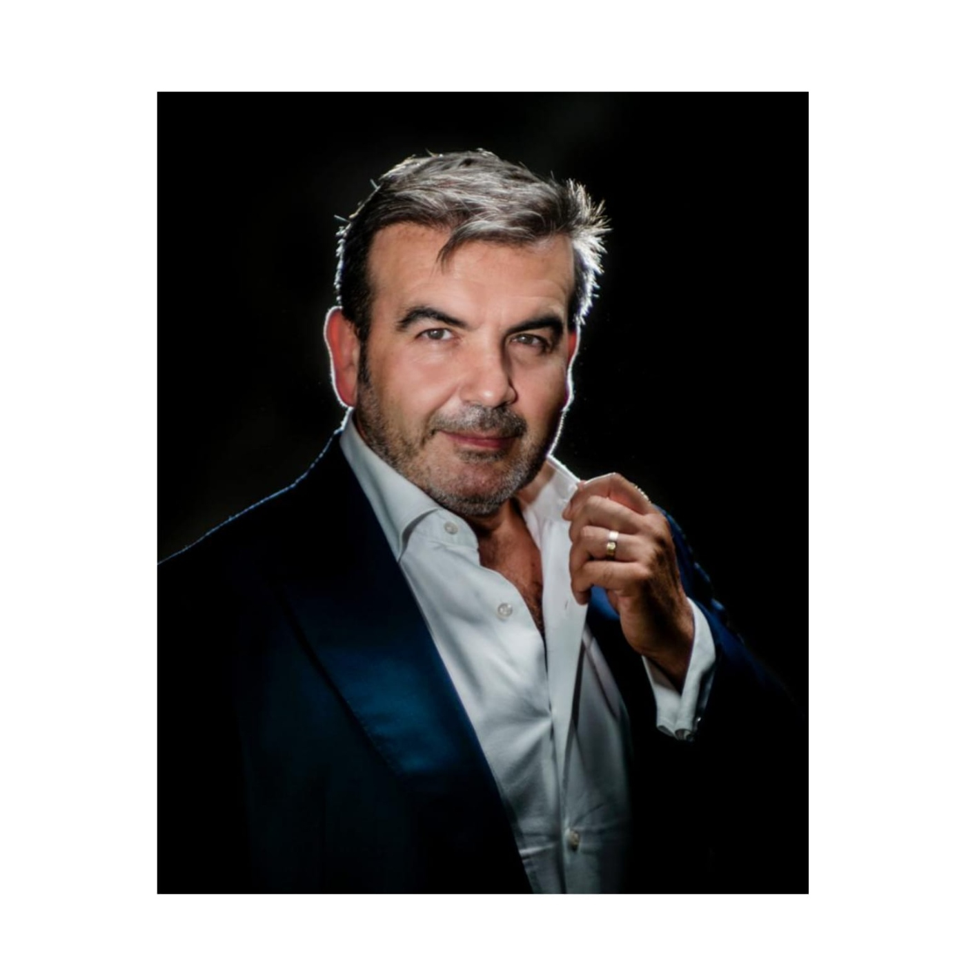 Entrevista al cantante Ángel García, que estrena su nuevo espectáculo en Mora episode artwork