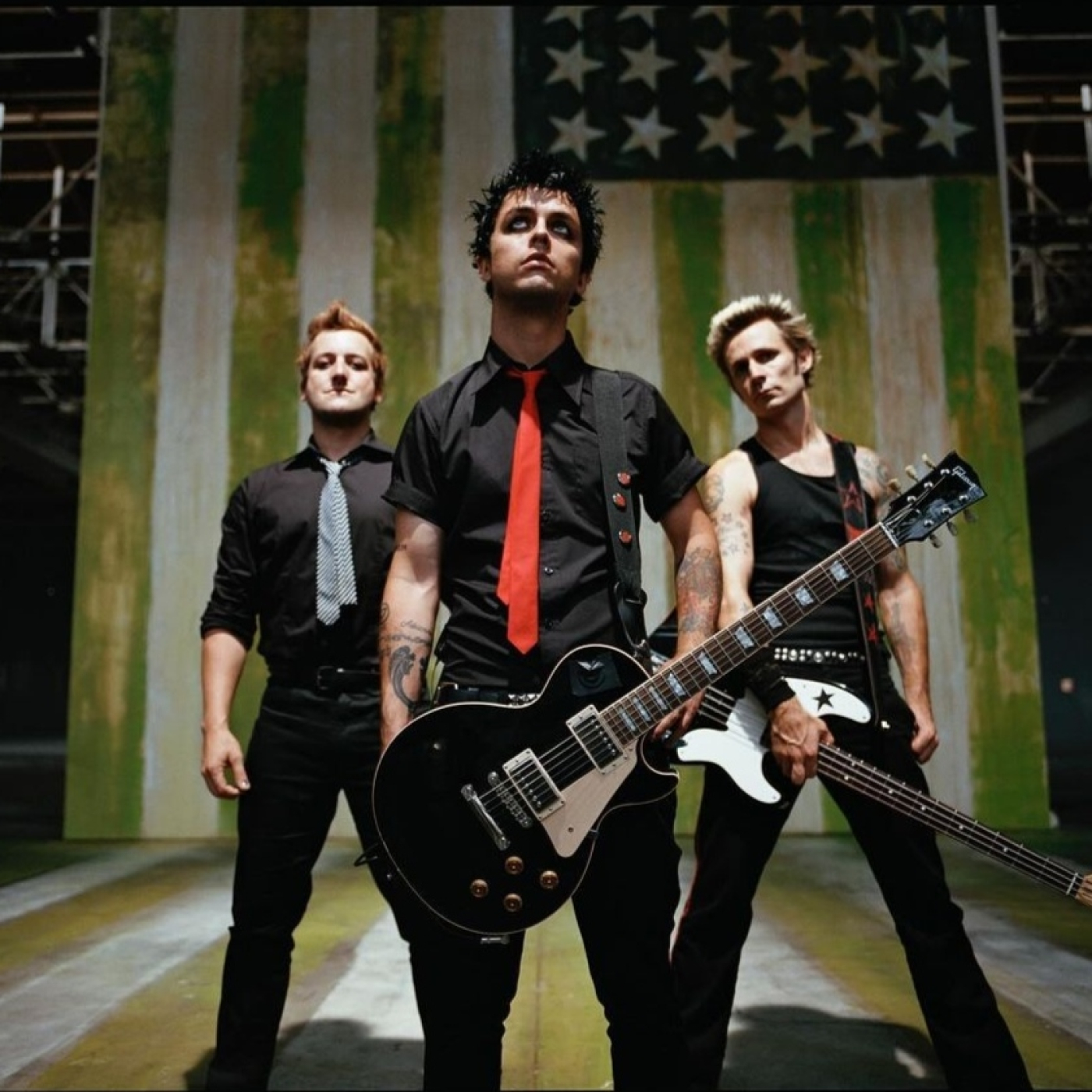 Green Day anuncia la reedición del 20º aniversario de 'American Idiot', que incluye un documental y canciones inéditas episode artwork
