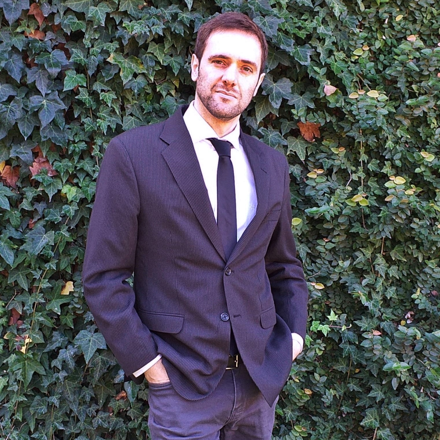 Alejandro Laurnagaray de Urquiza @AleLaurnagaray (Lic. en Relaciones Internacionales) La Usina