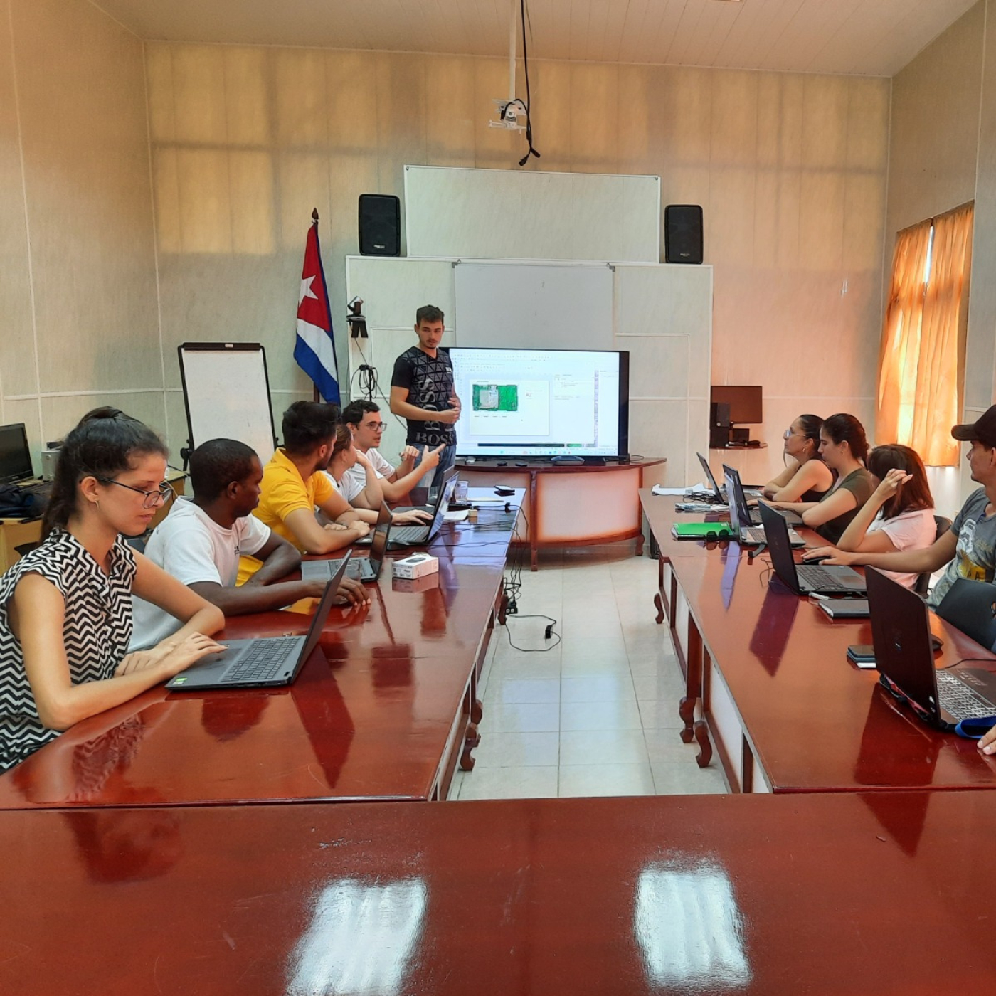 Investigadores cienfuegueros participaron en Taller de Introducción a los Sistemas de Información Geográficas