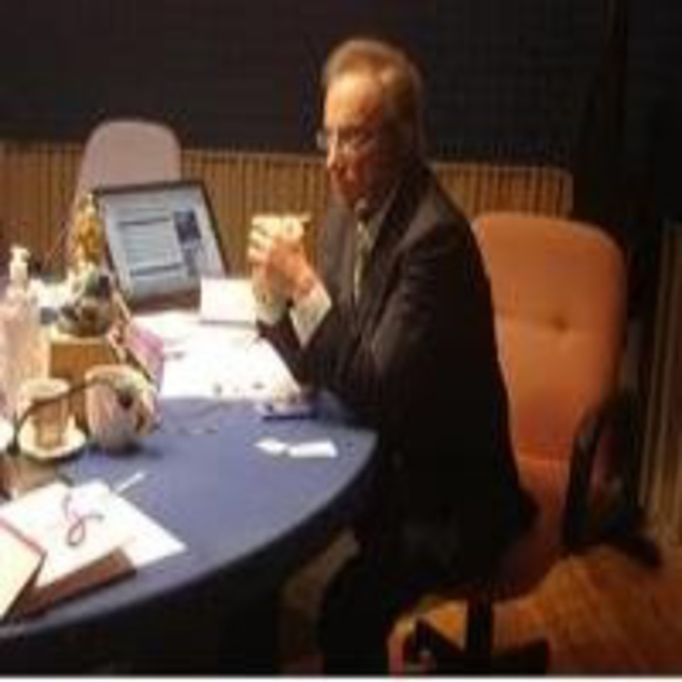 "HAZ QUE SUCEDA", con Nino Canún.