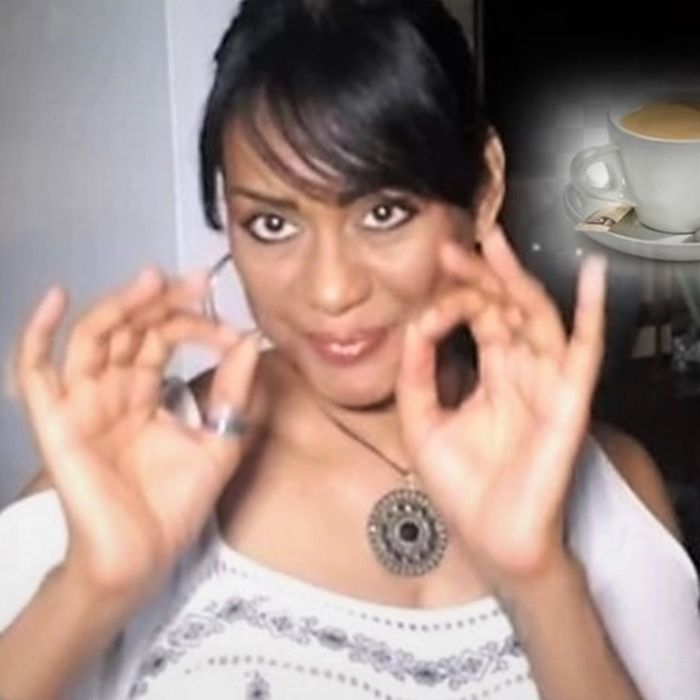 HORA DEL CAFECITO con Coach Bethania