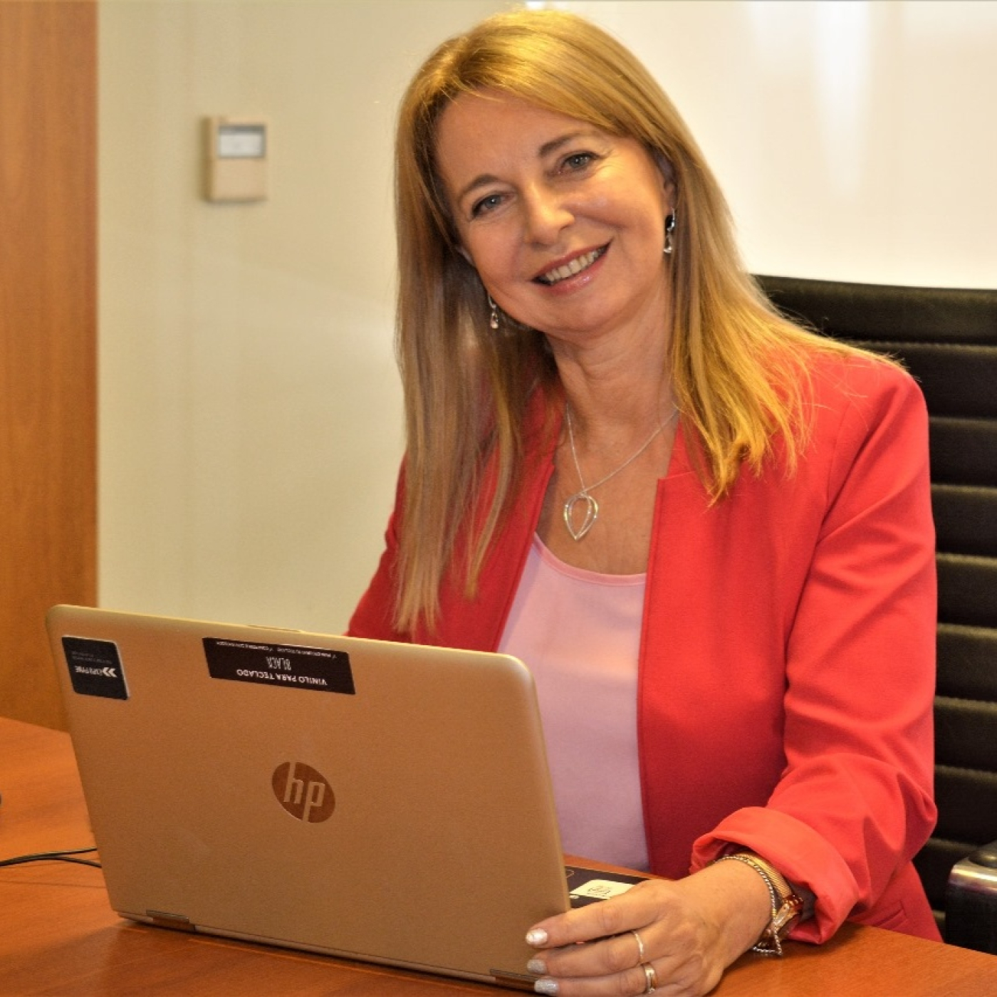 Elisabet Piacentini @ElisabetPia (Contadora Pública , CEO en Estudio Piacentini) La Barra de Macu @MazzucaMacu