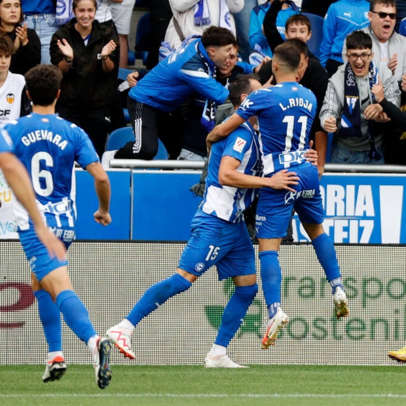 En Corto y al pie. Tu podcast sobre el Alaves
