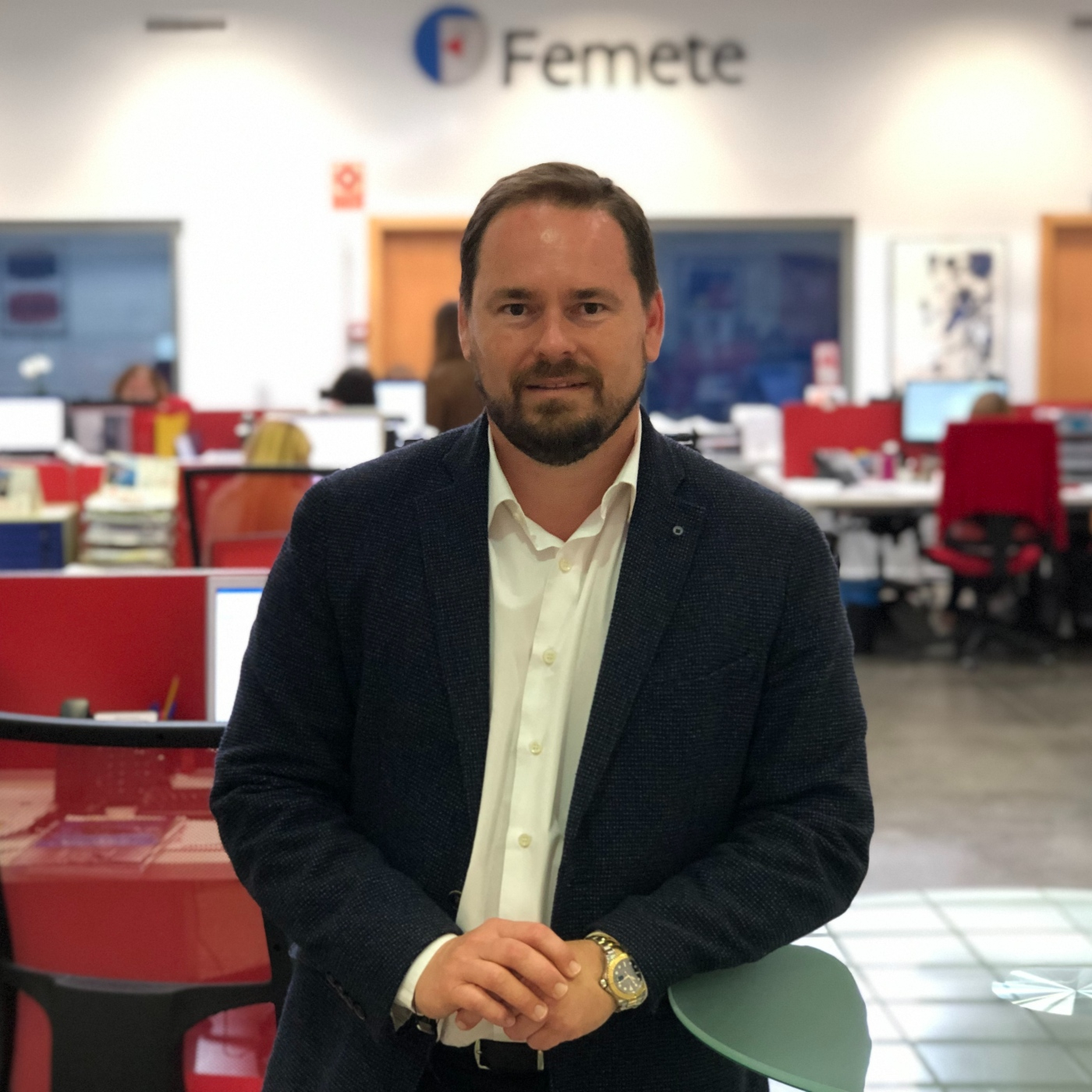 Femete, en la radio