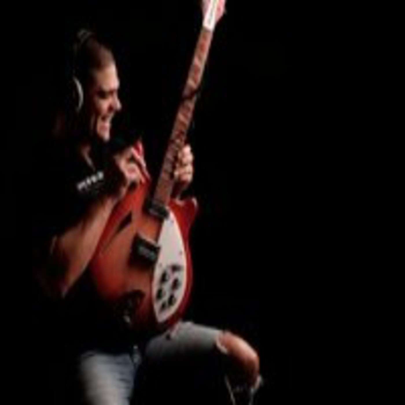 Quien maneja las Redes Sociales de Julio Nava ?