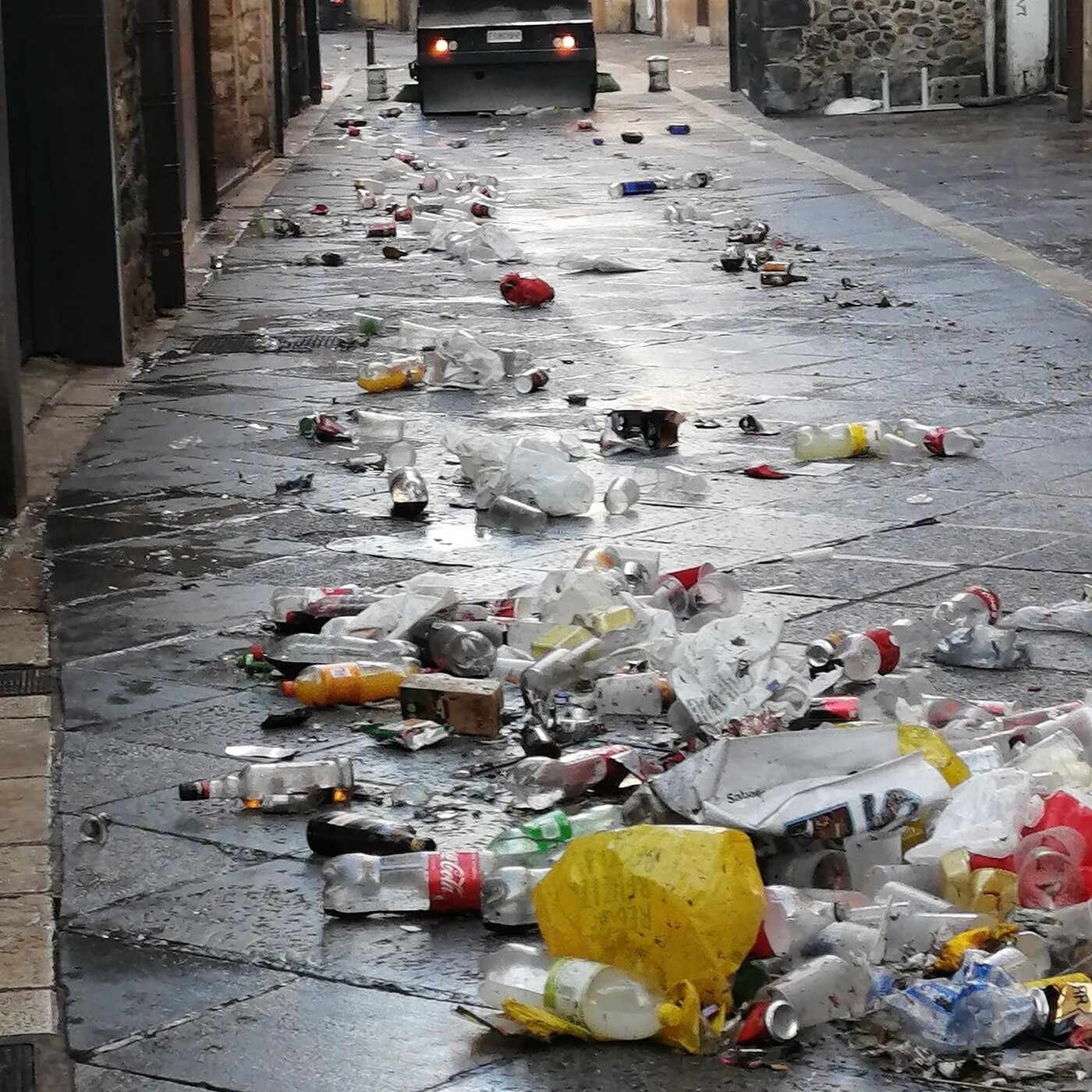 Noche de violencia y altercados en Castro Urdiales episode artwork