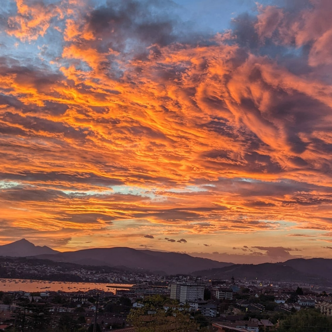 DE DONOSTI AL CIELO, GUÍA DE SAN SEBASTIÁN