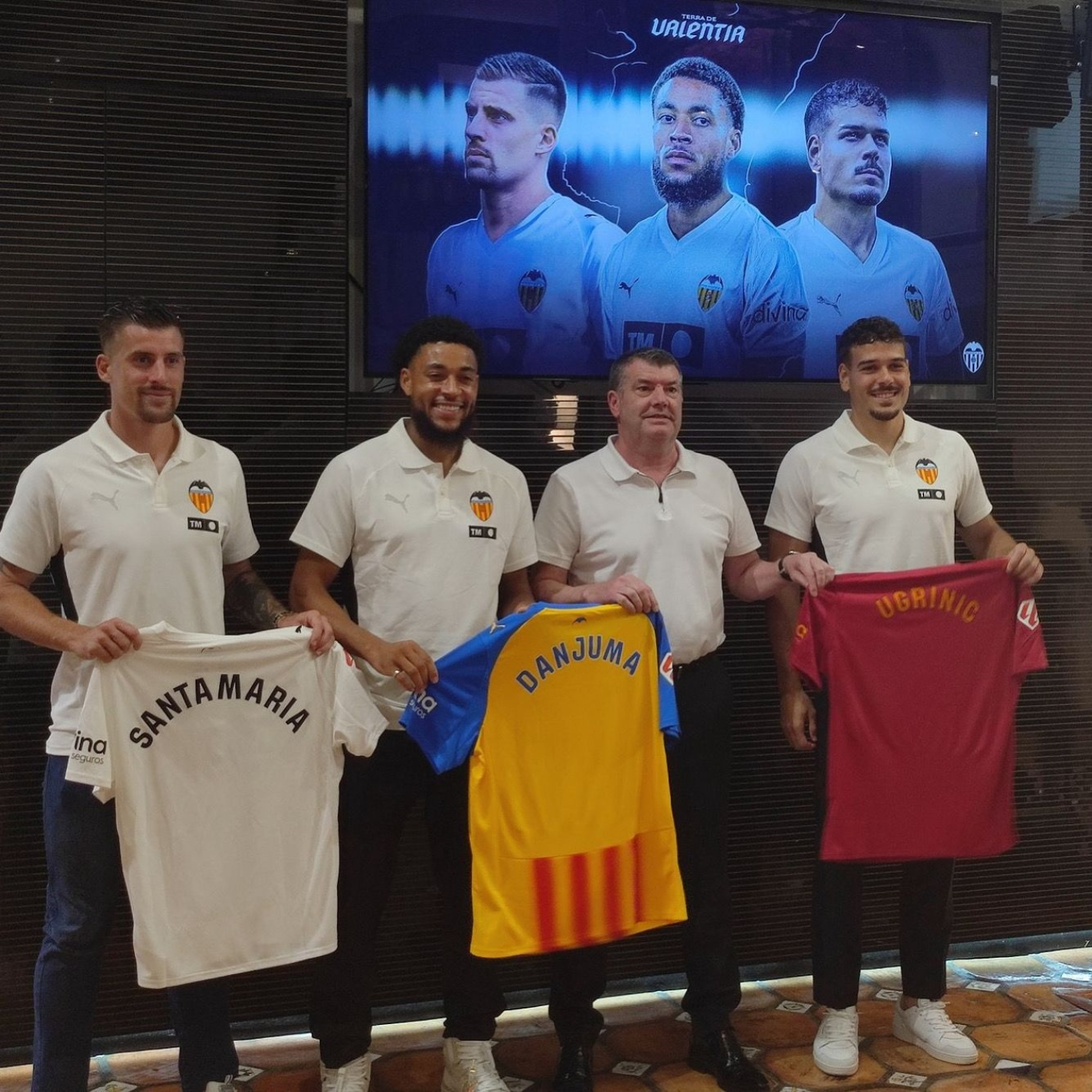 Rueda de Prensa presentación integra de Danjuma, Santamaria y Ugrinic