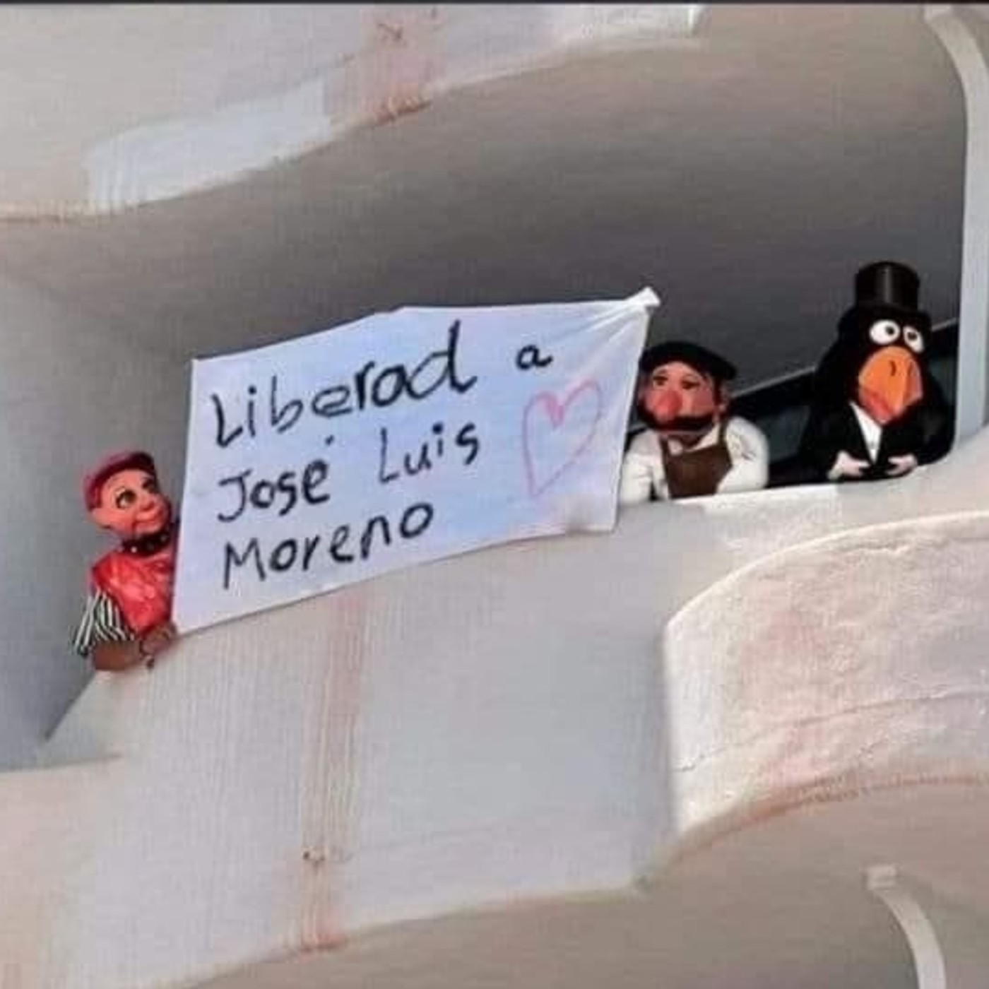 Pasen al Fondo