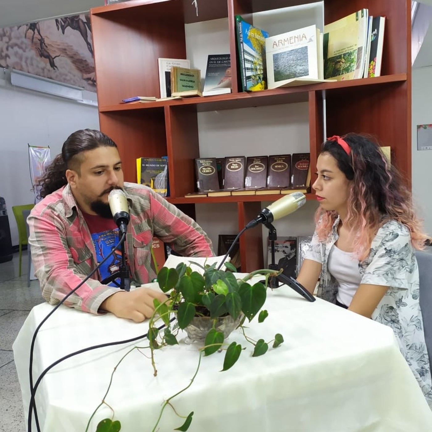 Voces Del Más Acá