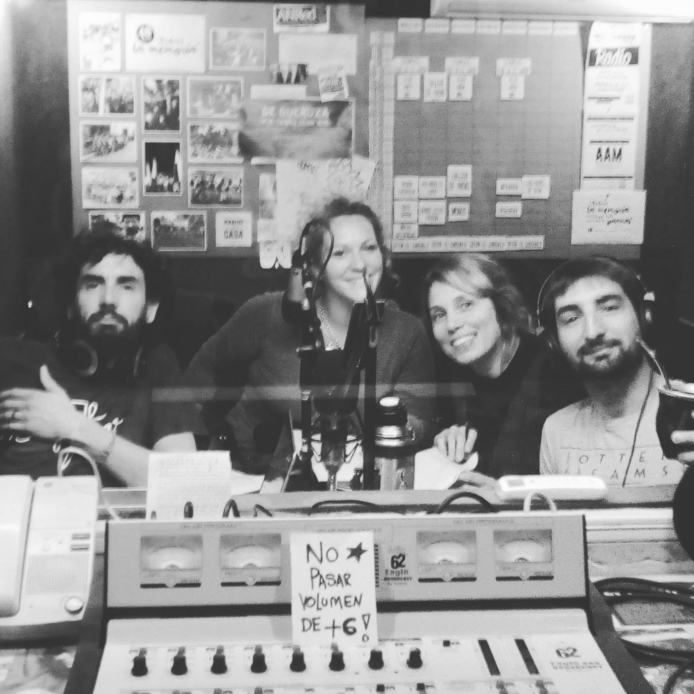 Algo anda Mal (FM 87.7 o radiolacasa.com.ar)