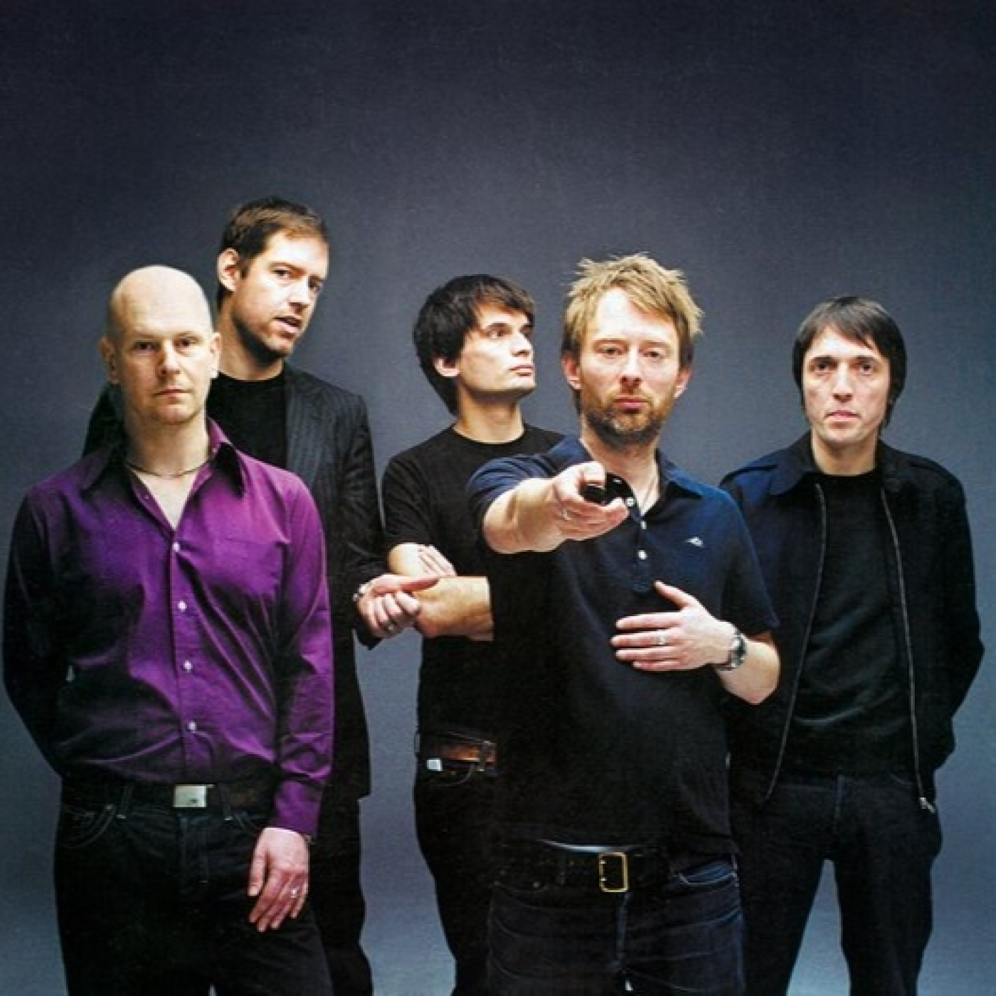 Radiohead está “volviendo a ese punto de regresar", dice el baterista, mientras su música suena en 'The Crown'. episode artwork