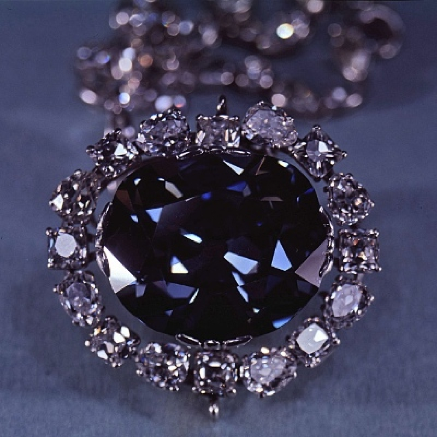Diamante azul: la joya perdida de la corona francesa