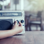 Día 24: La escuchas en la radio