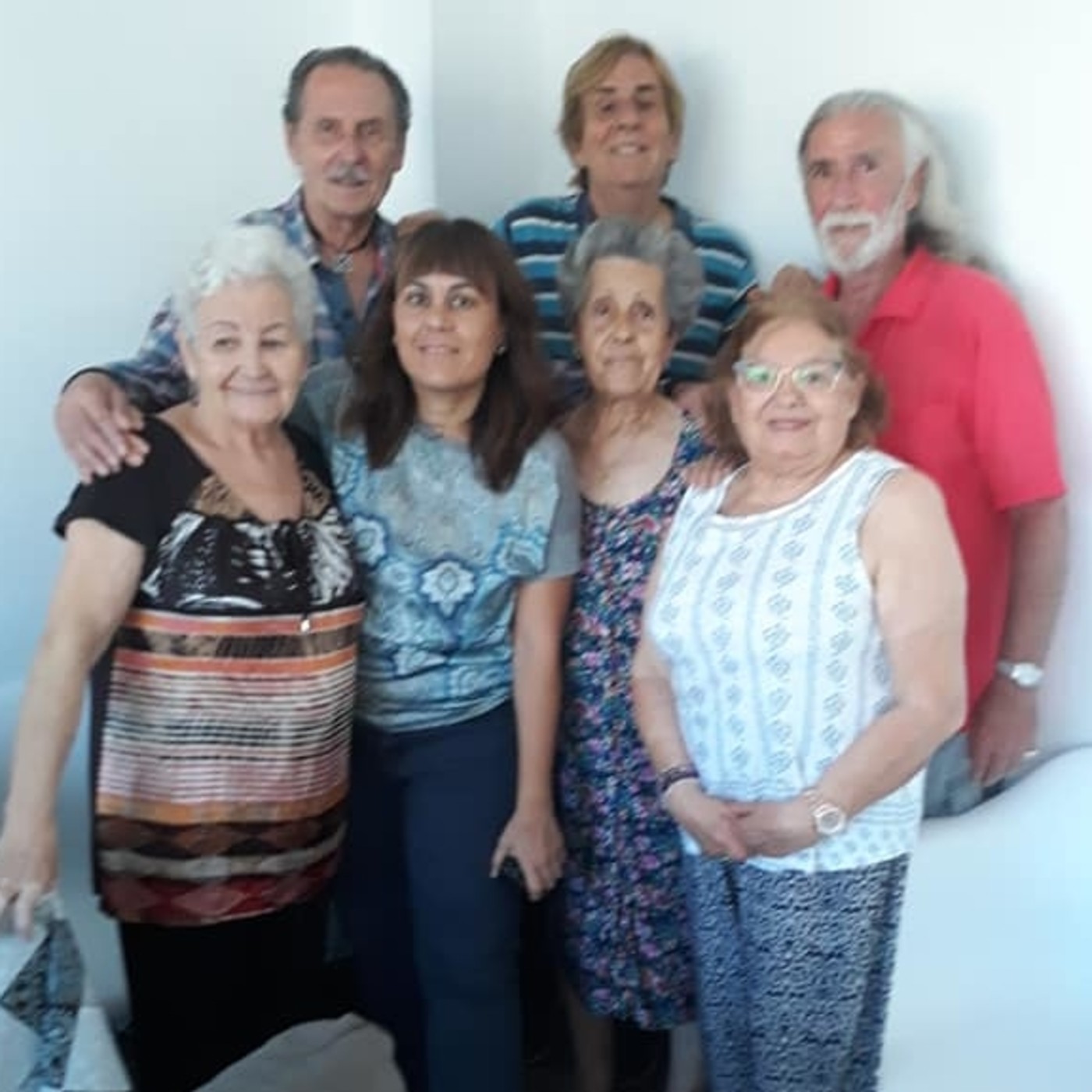 Actividad de radio con personas mayores