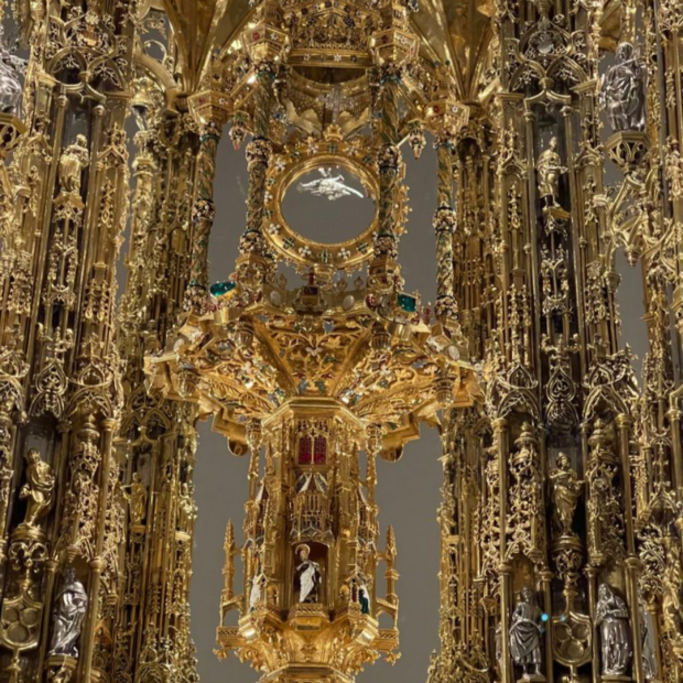 Misterio en Red 12x16: Luces y sombras