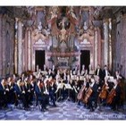 Wolfgang Amadeus Mozart (Austria, 1756-1791) Concierto para piano y orquesta nº 14, en Mi bemol mayor. 1- Allegro viv