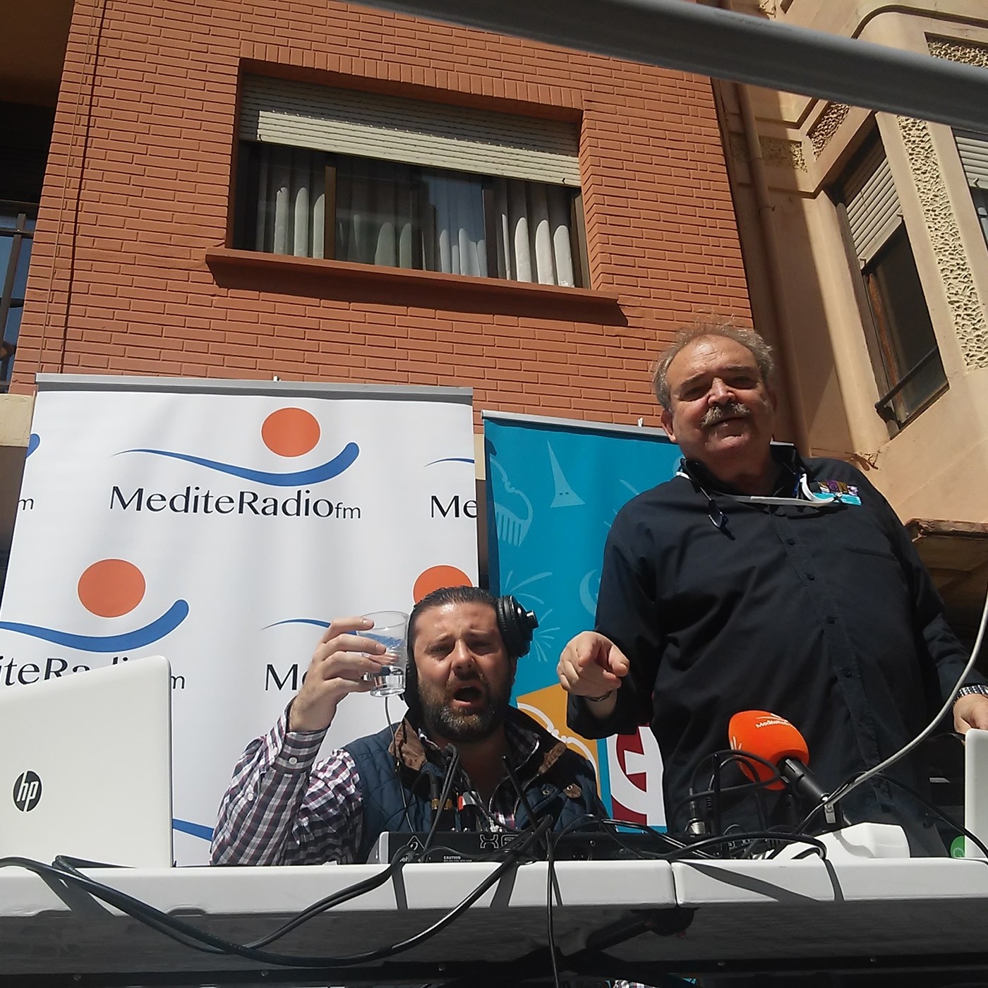 LA MESA DE LAS FIESTAS