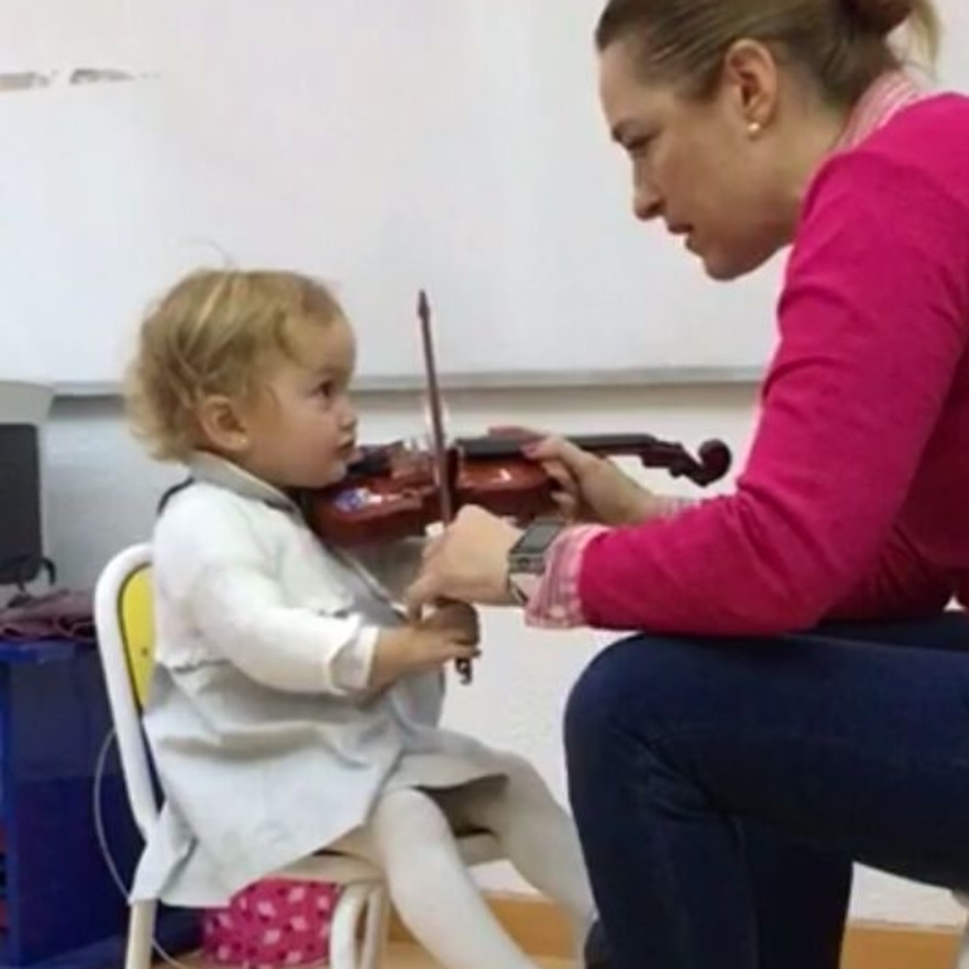2.-¿Cuándo deben nuestros hijos tocar un instrumento? episode artwork