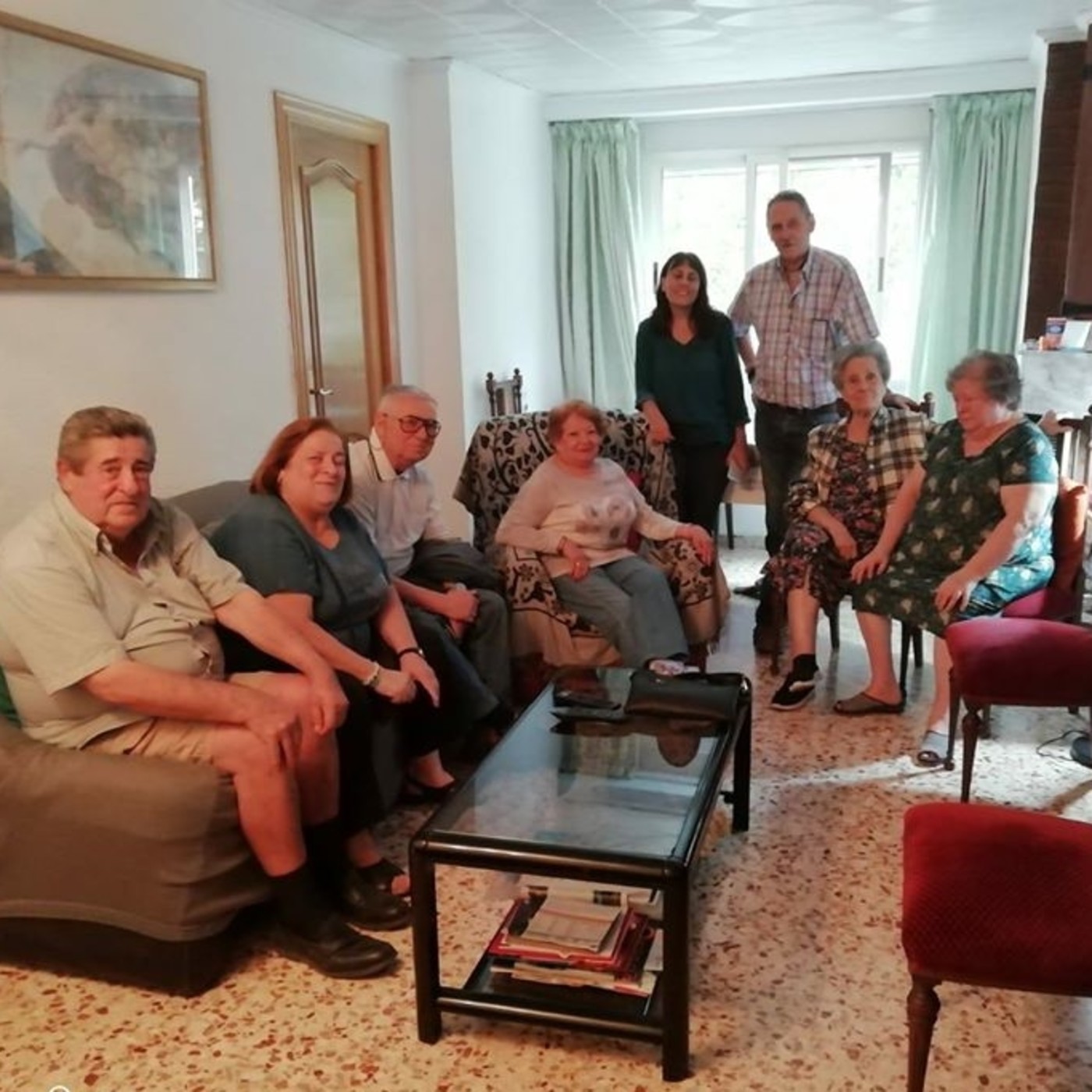 Actividad de radio con personas mayores