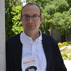 Entrevista a Javier Martín Ríos, autor de 'Náufragos de papel. En torno a la literatura, los libros y la memoria'