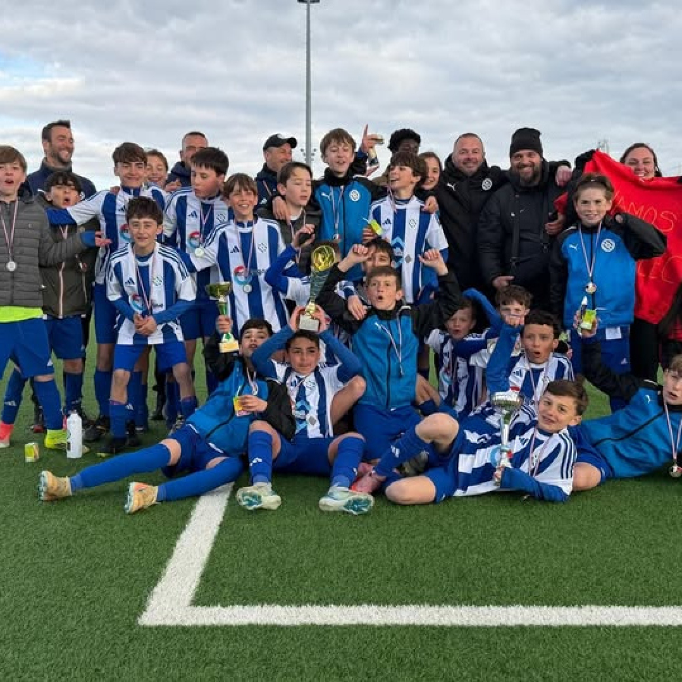 Viñales sub-12 sorprende: victoria 2–0 sobre el Gazelec Bourges Football de Francia