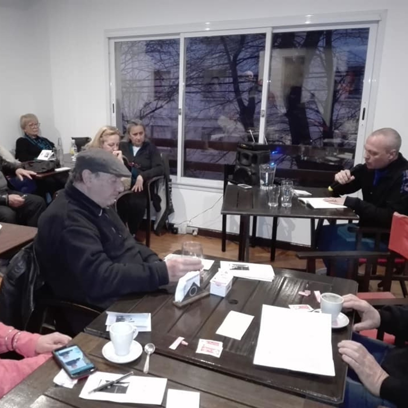 Tardes con poetas ciclo mensual de Carlos Morteo